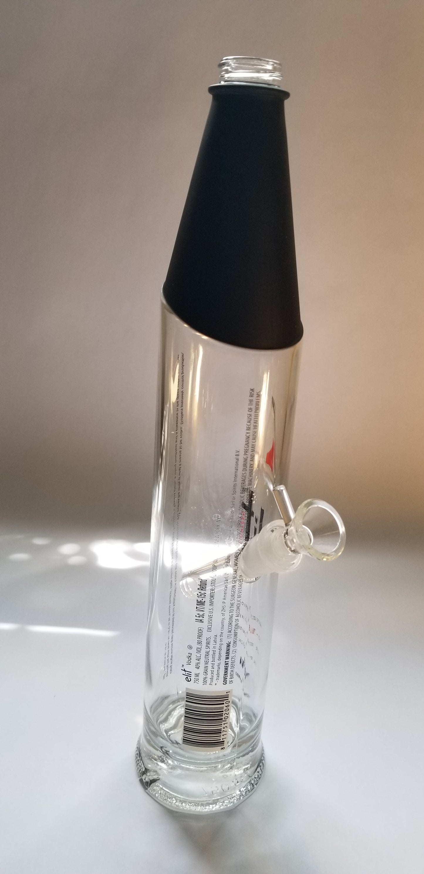 STOLICHNAYA ELIT EIGHTEEN VODKA BONG