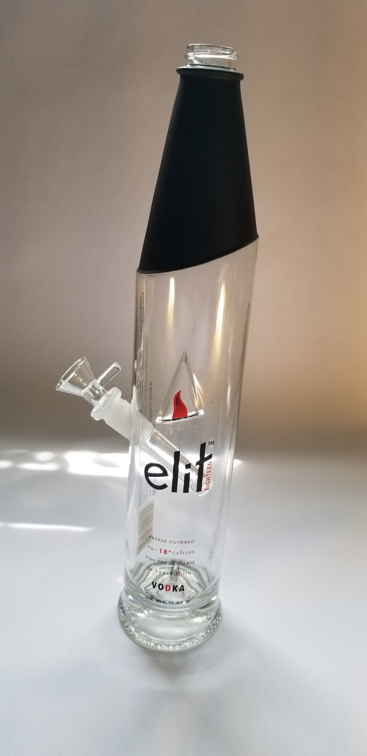 STOLICHNAYA ELIT EIGHTEEN VODKA BONG