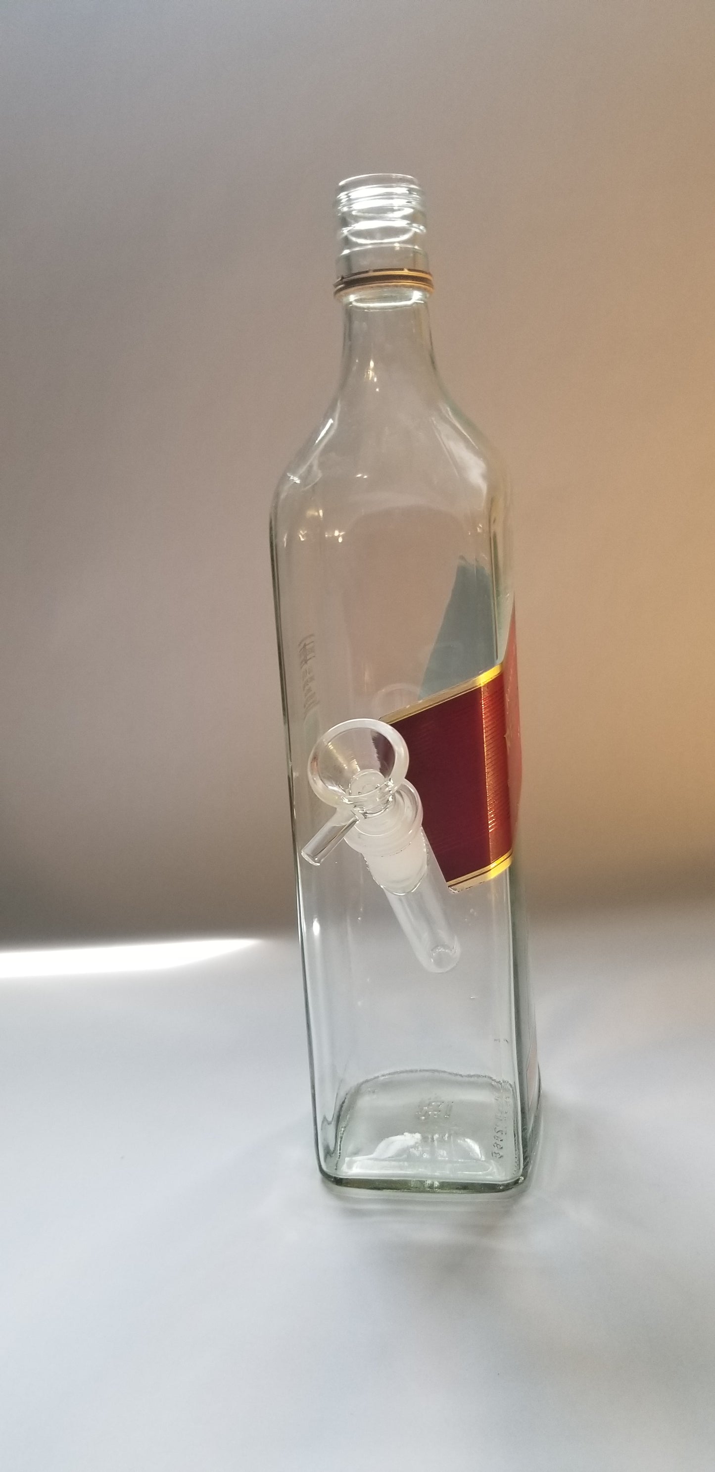 RED LABEL WHISKY BONG