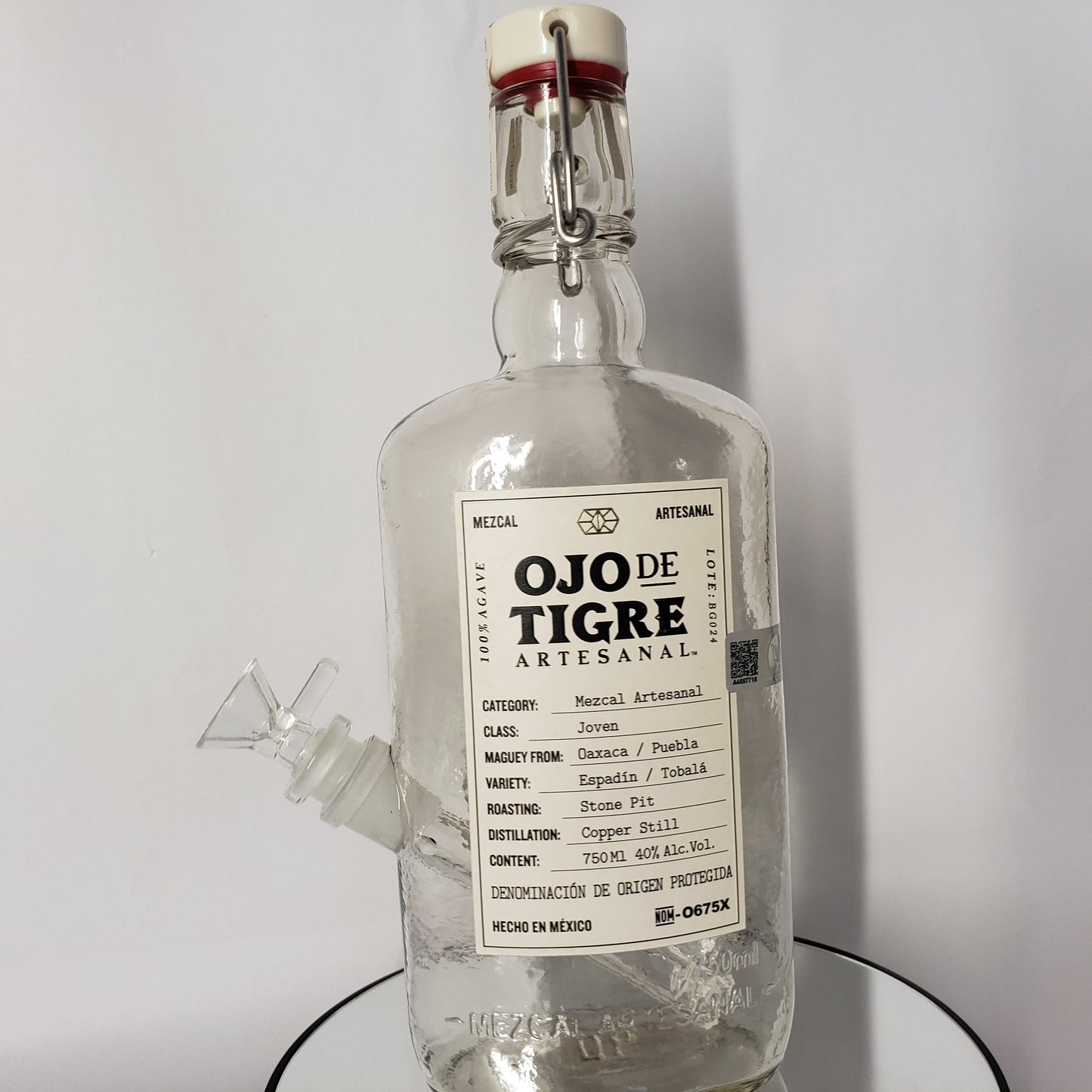 Ojo de Tigre Mezcal Bong