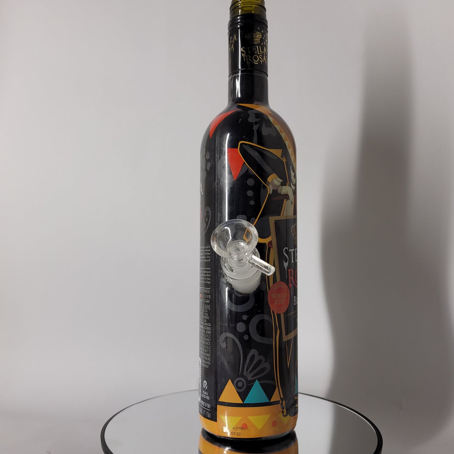 Stella Rosa Black (Limited Edition Wrap Art Collection) Bong