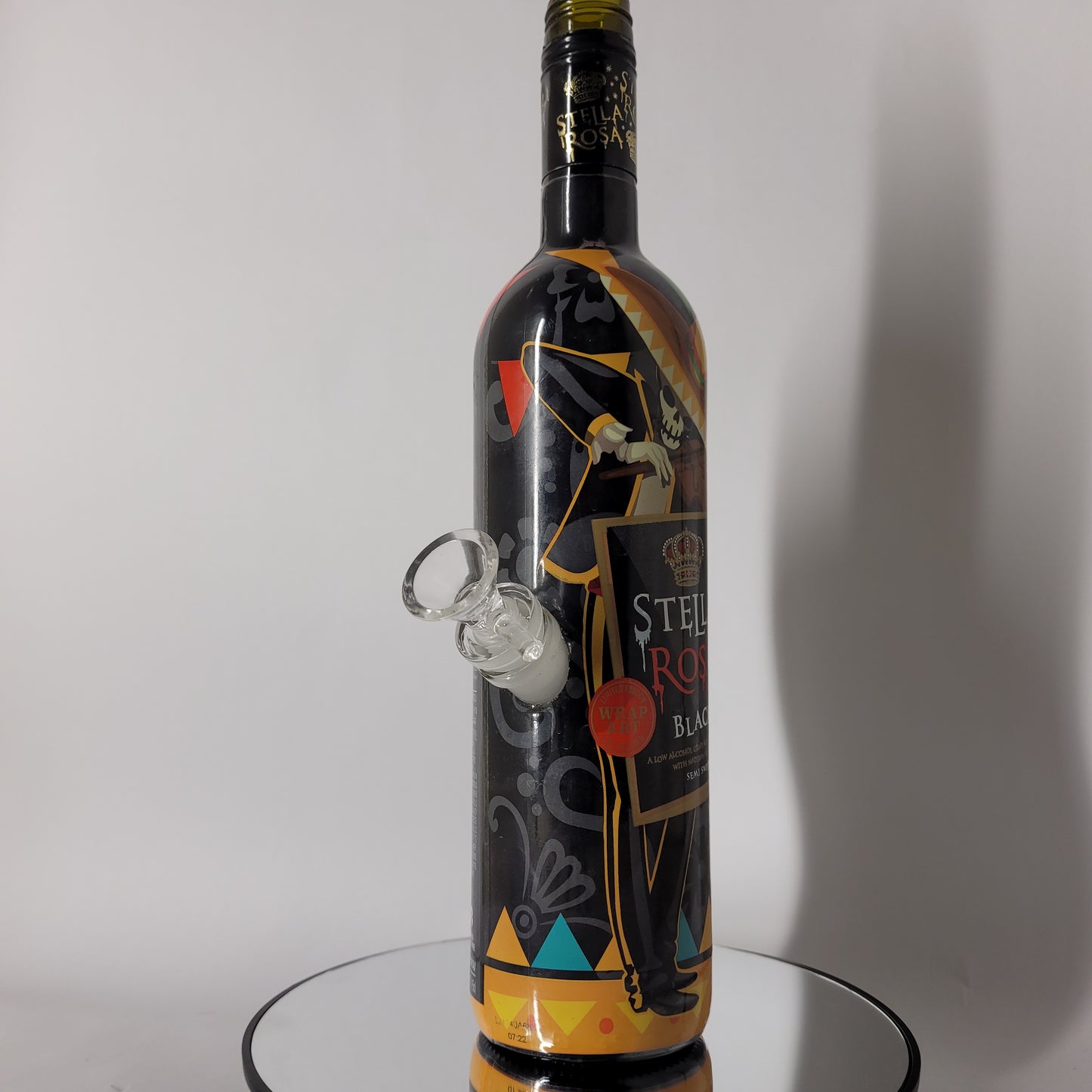 Stella Rosa Black (Limited Edition Wrap Art Collection) Bong