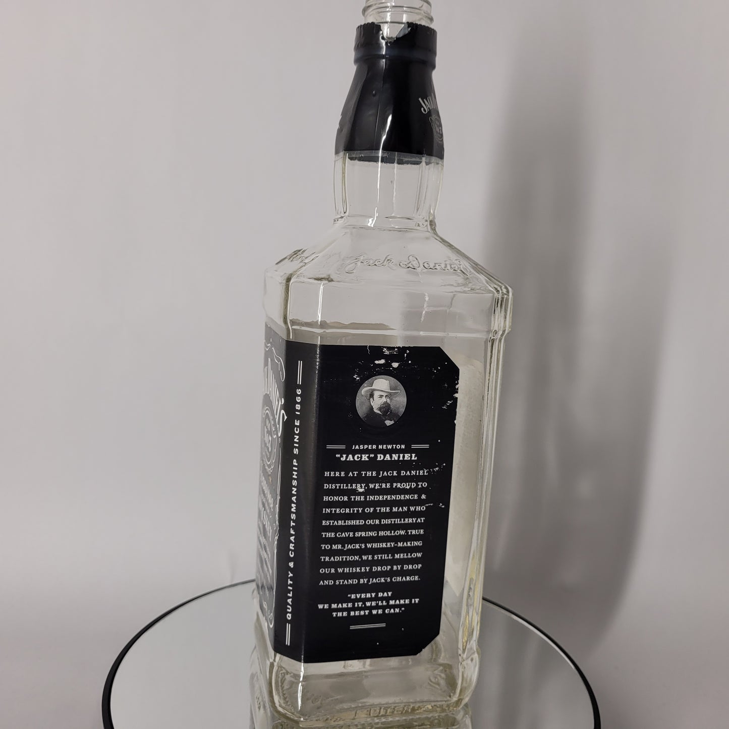 Jak Danels Tennessee Whiskey Bong.