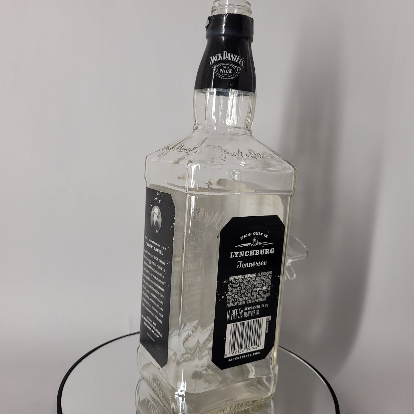 Jak Danels Tennessee Whiskey Bong.