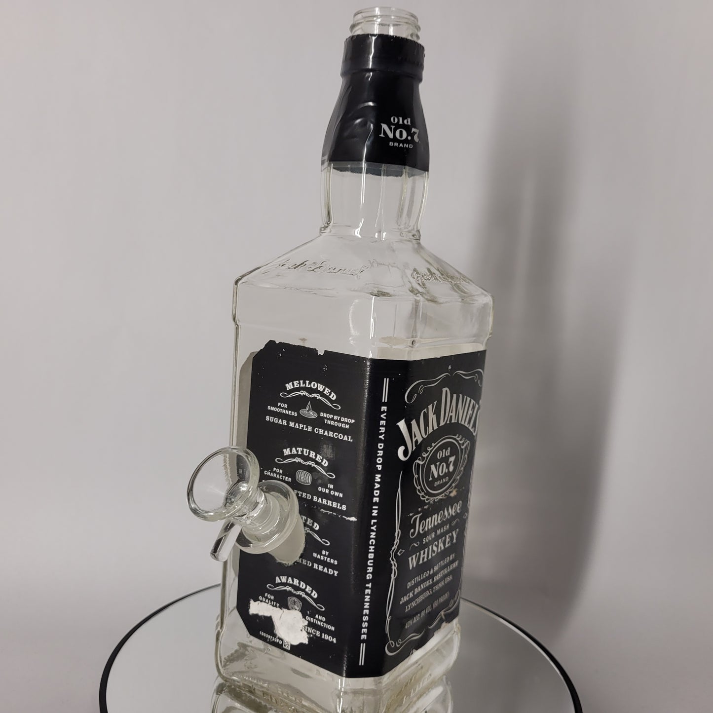 Jak Danels Tennessee Whiskey Bong.