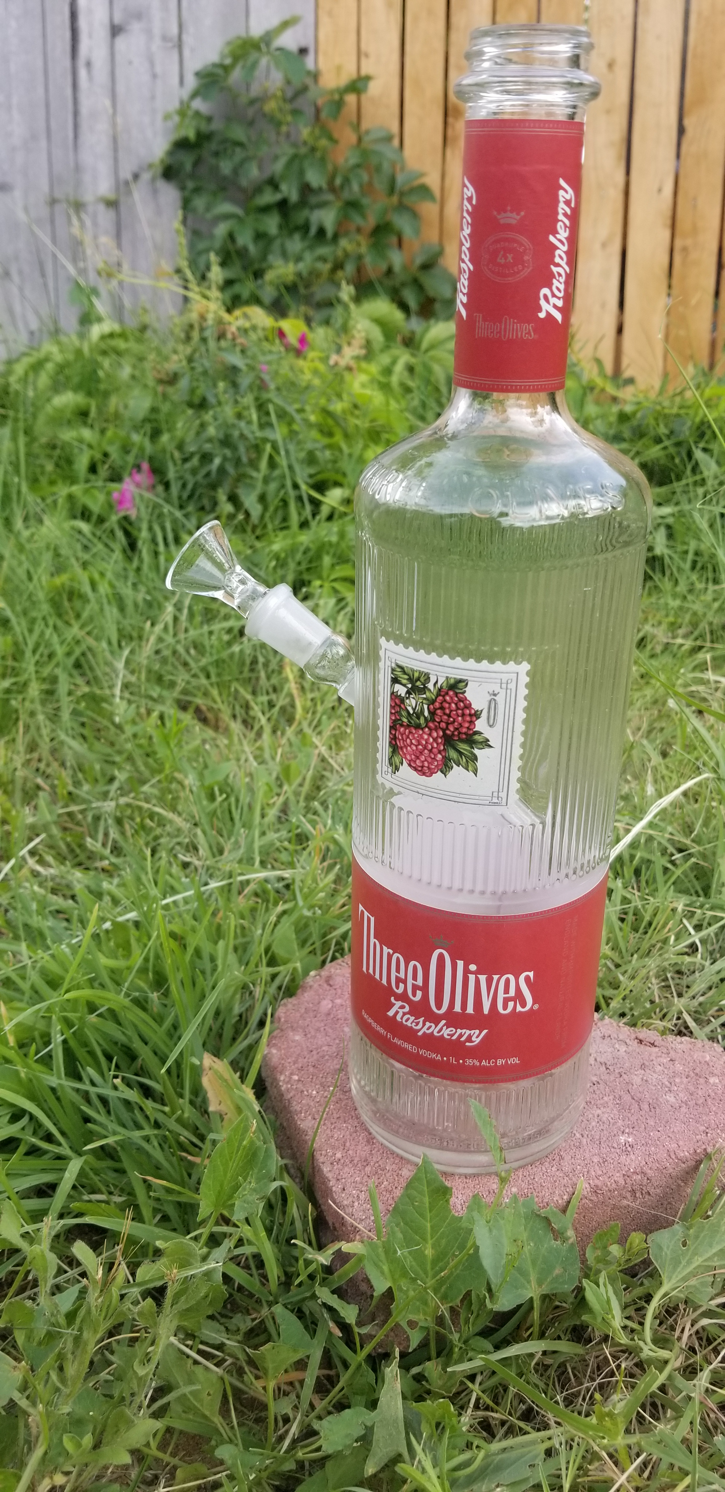 THREE OLIVES RASPBERRY BOTTLE BONG