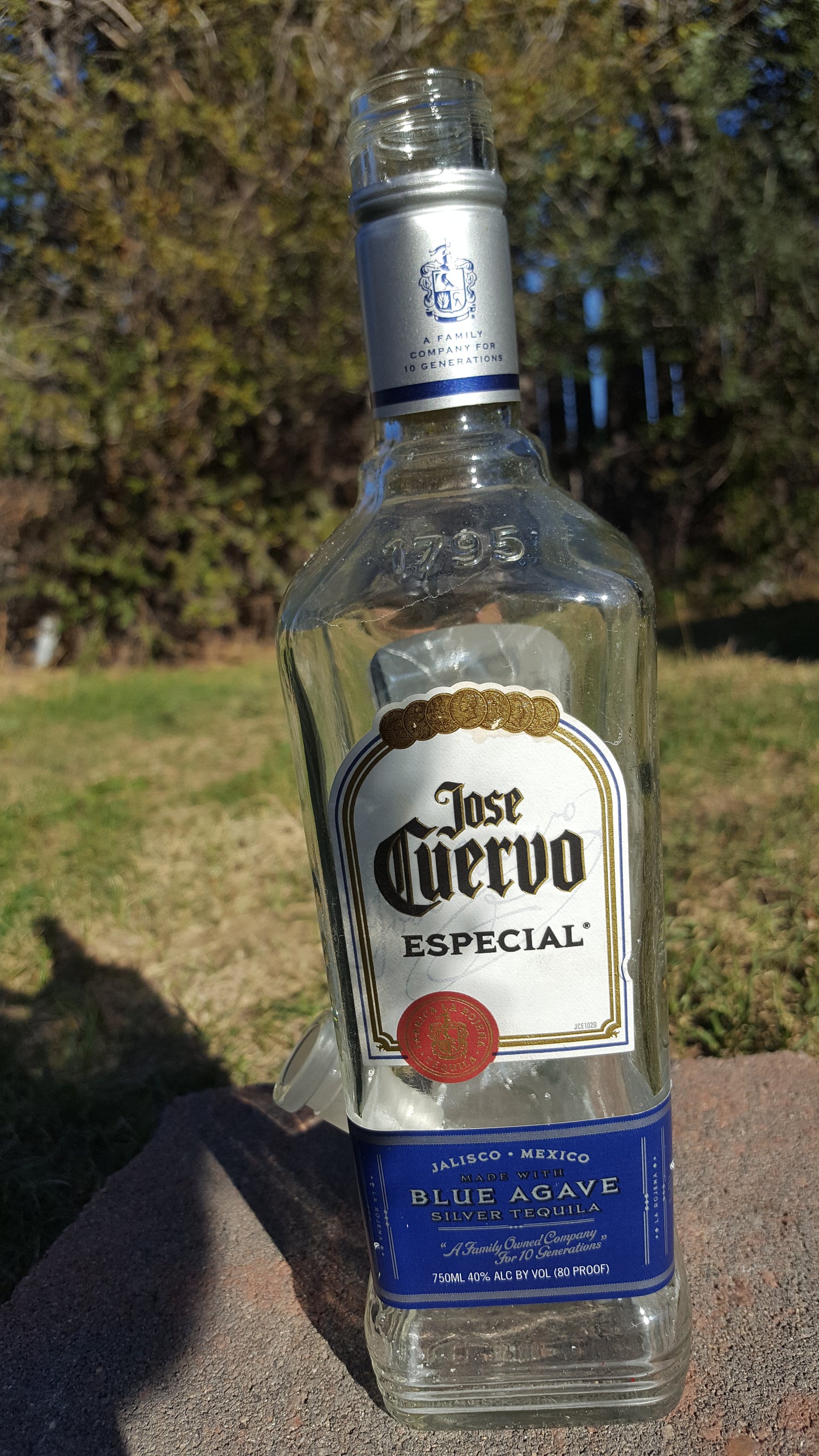 JOSE CUERVO ESPECIAL BONG