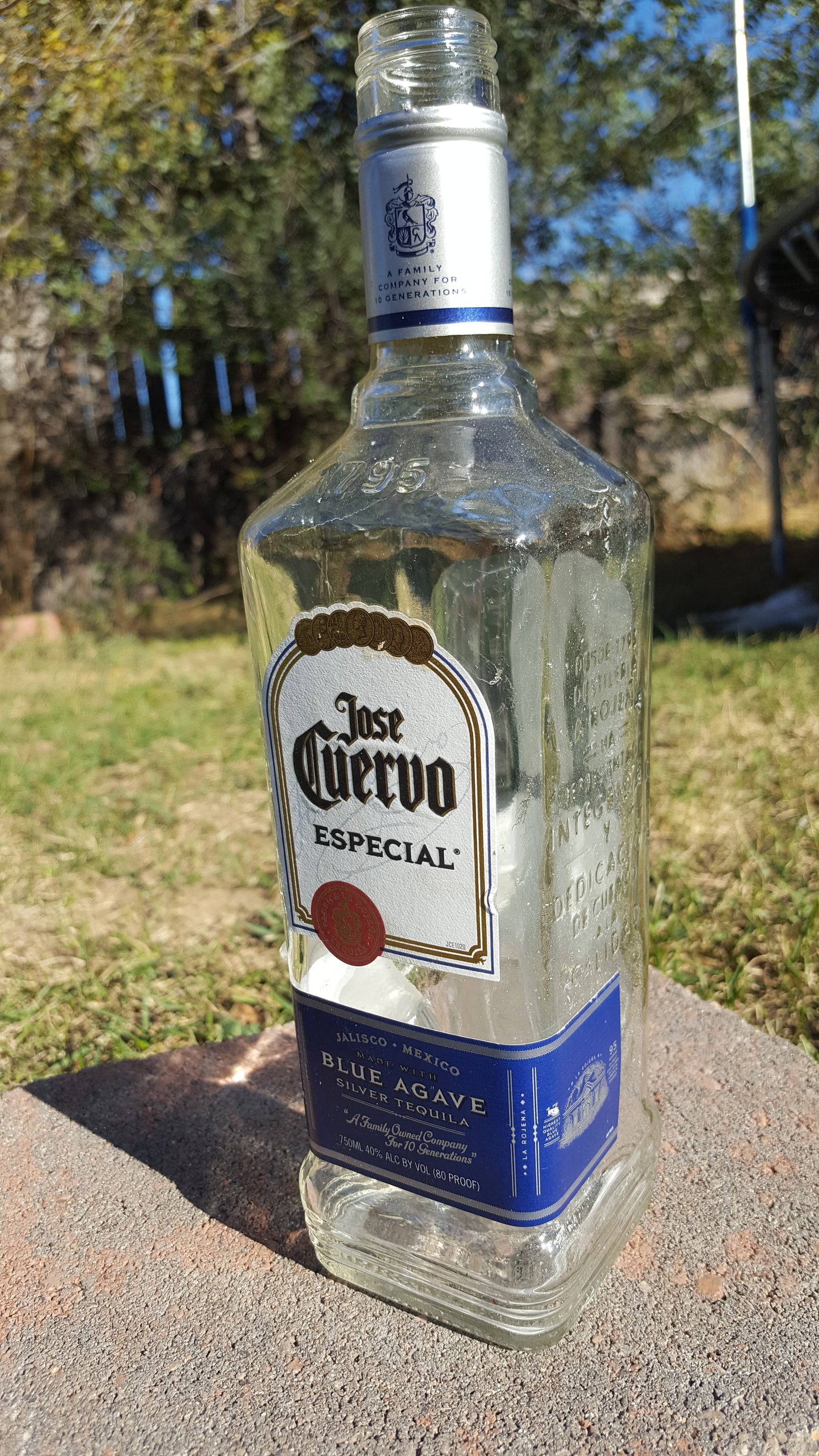 JOSE CUERVO ESPECIAL BONG