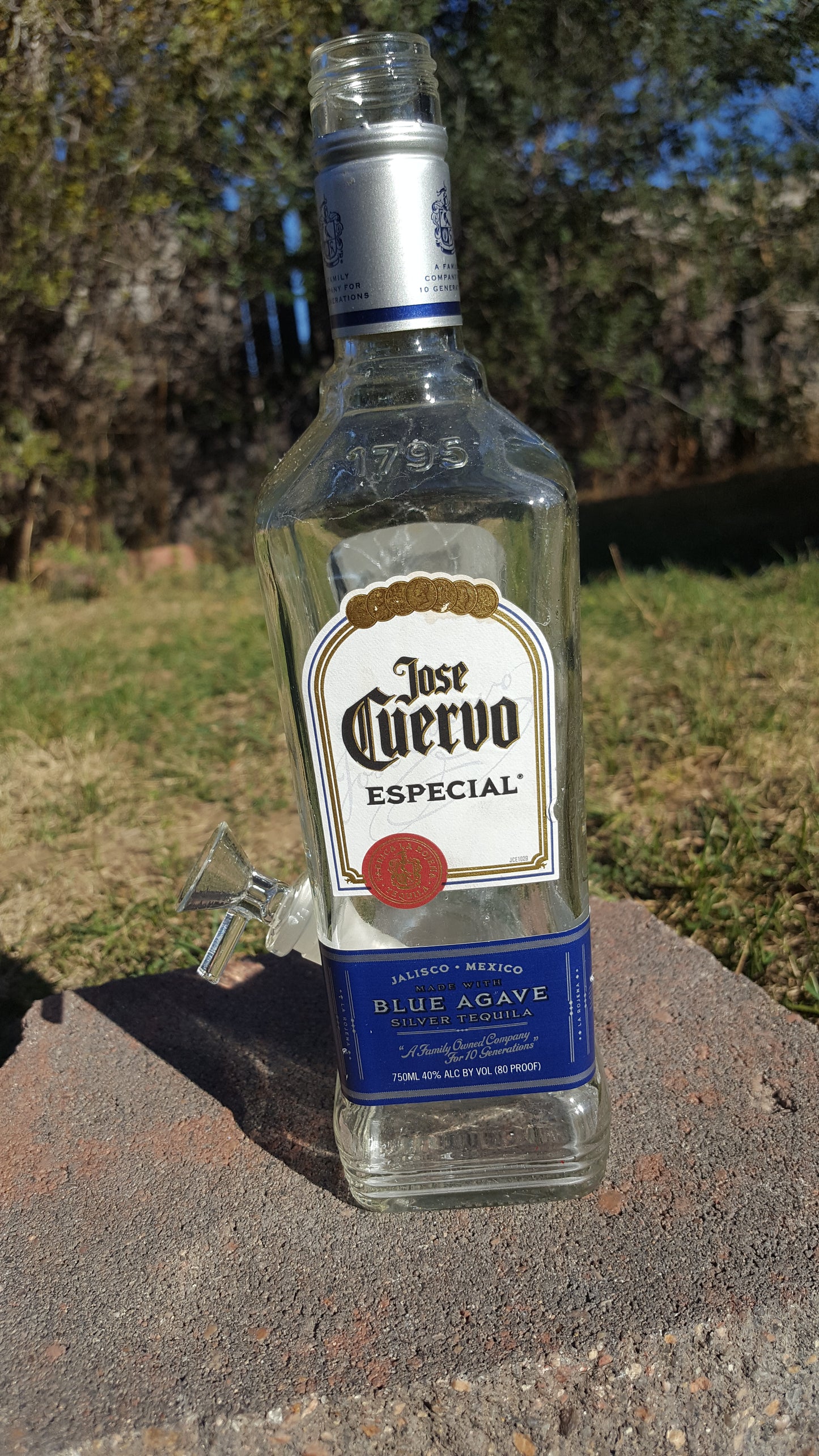 JOSE CUERVO ESPECIAL BONG