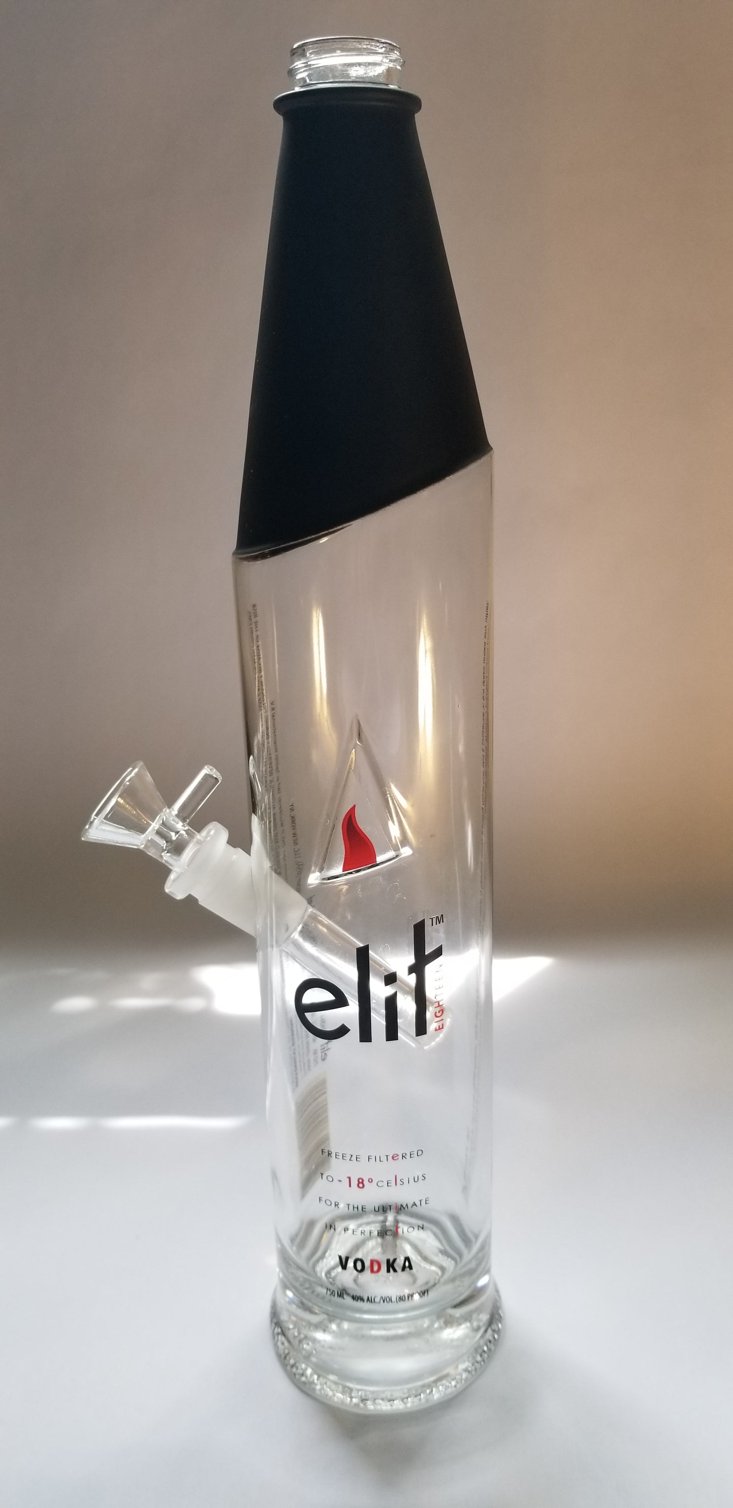 STOLICHNAYA ELIT EIGHTEEN VODKA BONG