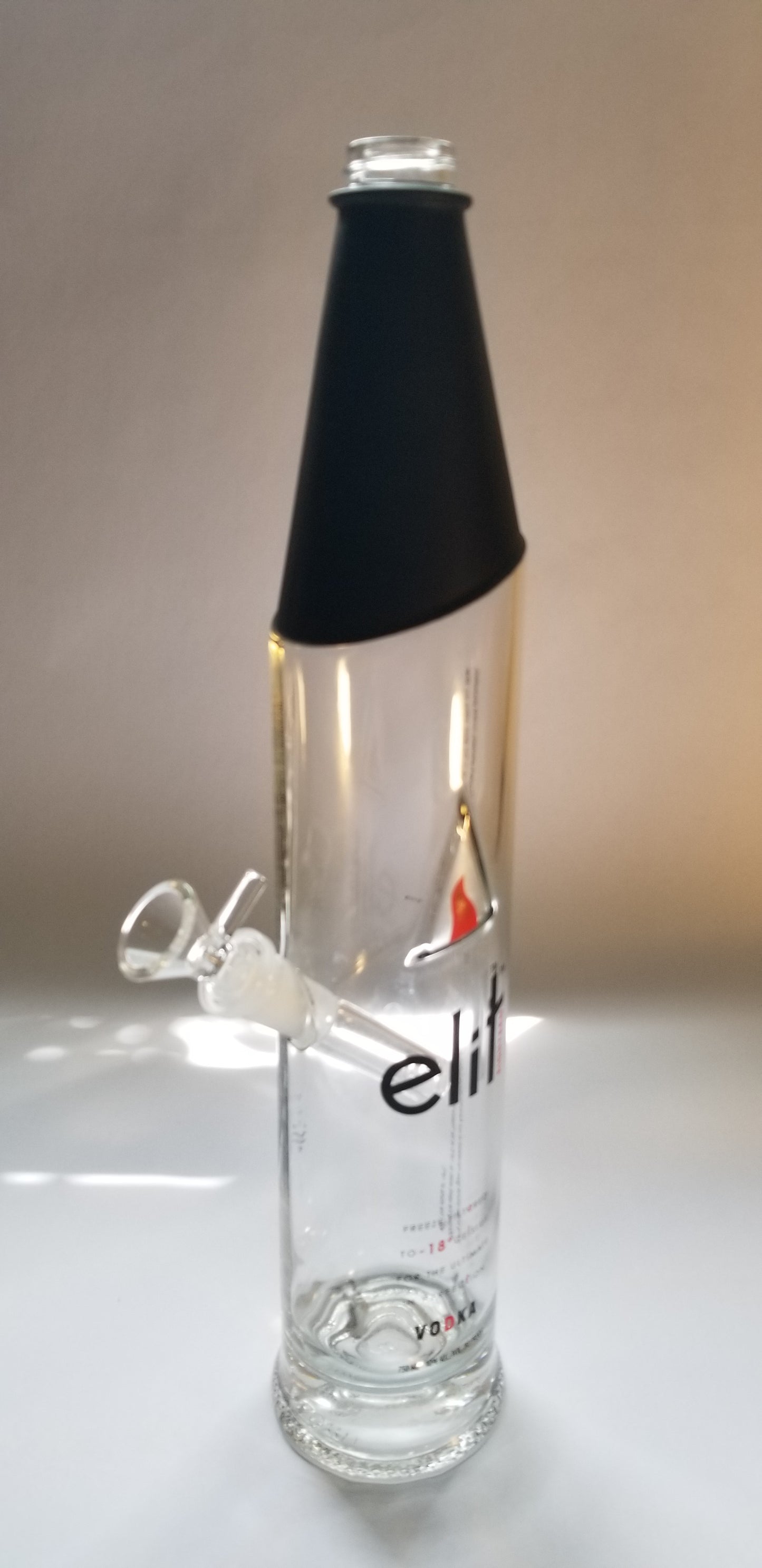 STOLICHNAYA ELIT EIGHTEEN VODKA BONG