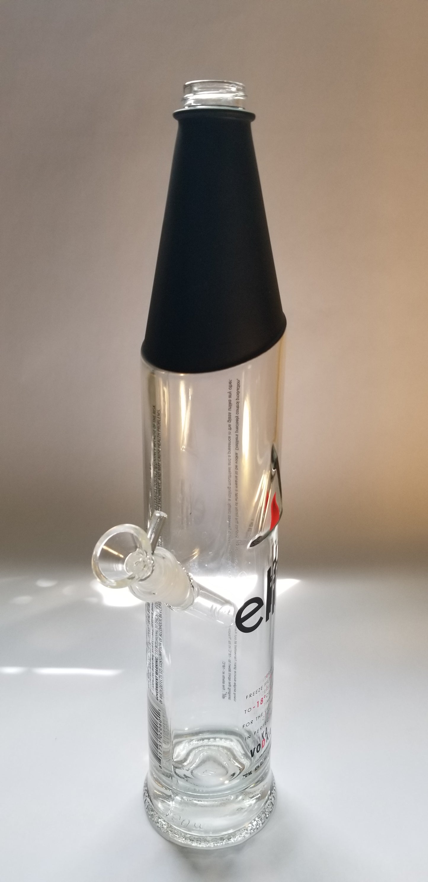 STOLICHNAYA ELIT EIGHTEEN VODKA BONG