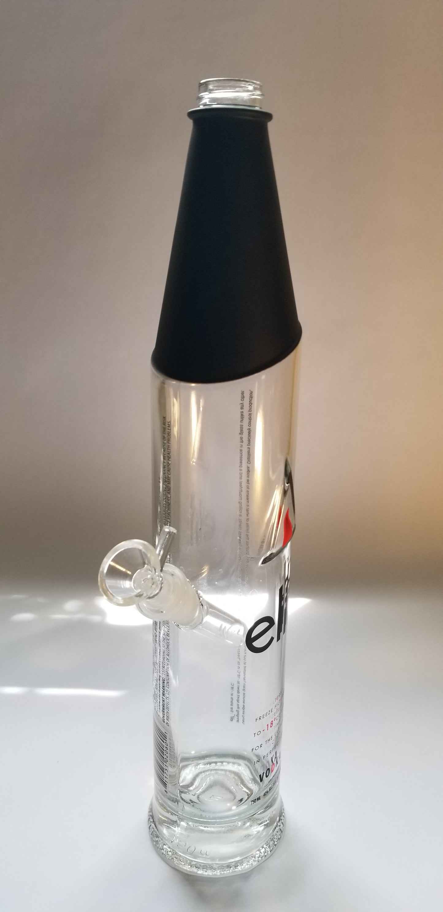 STOLICHNAYA ELIT EIGHTEEN VODKA BONG