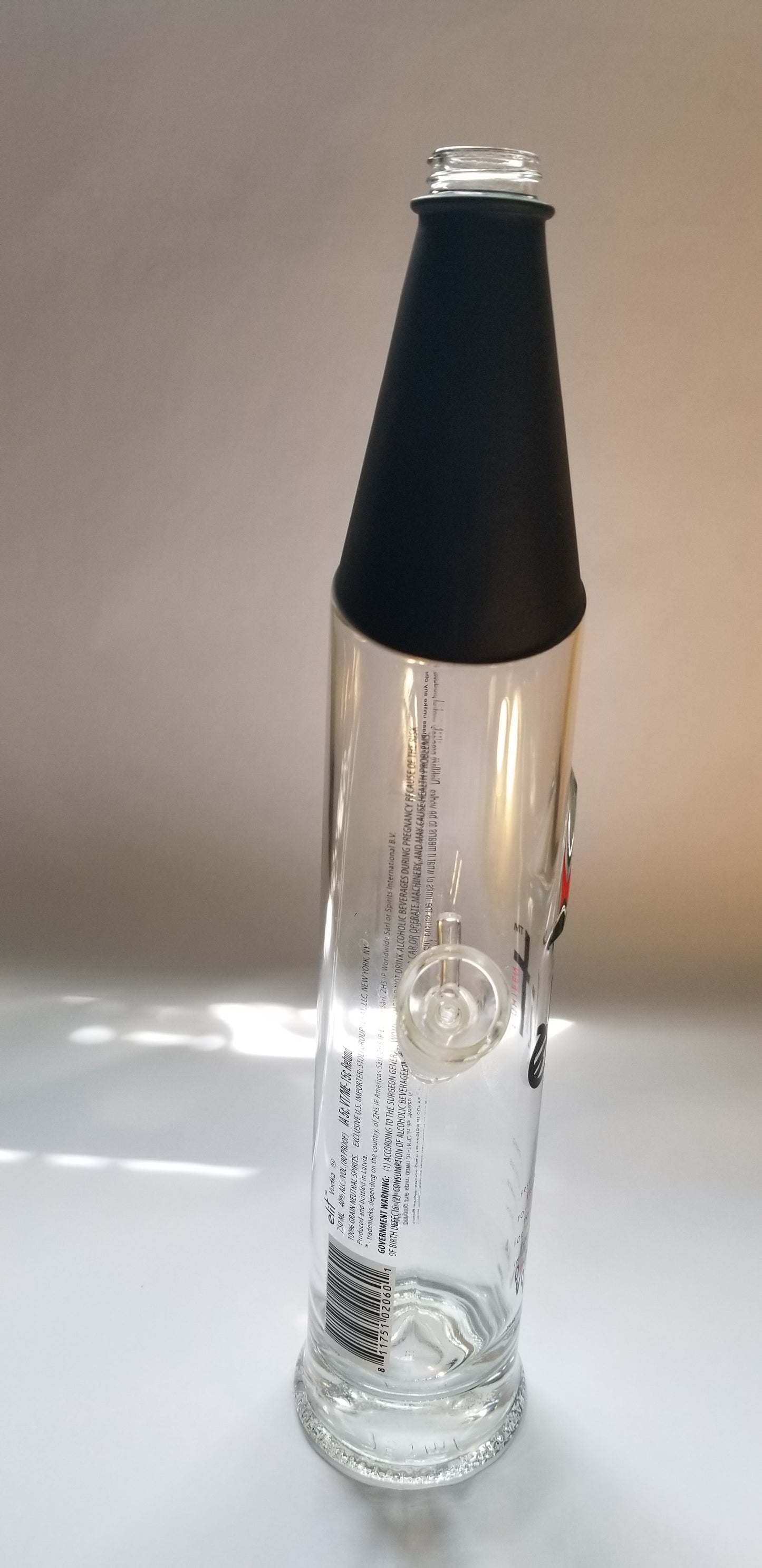 STOLICHNAYA ELIT EIGHTEEN VODKA BONG