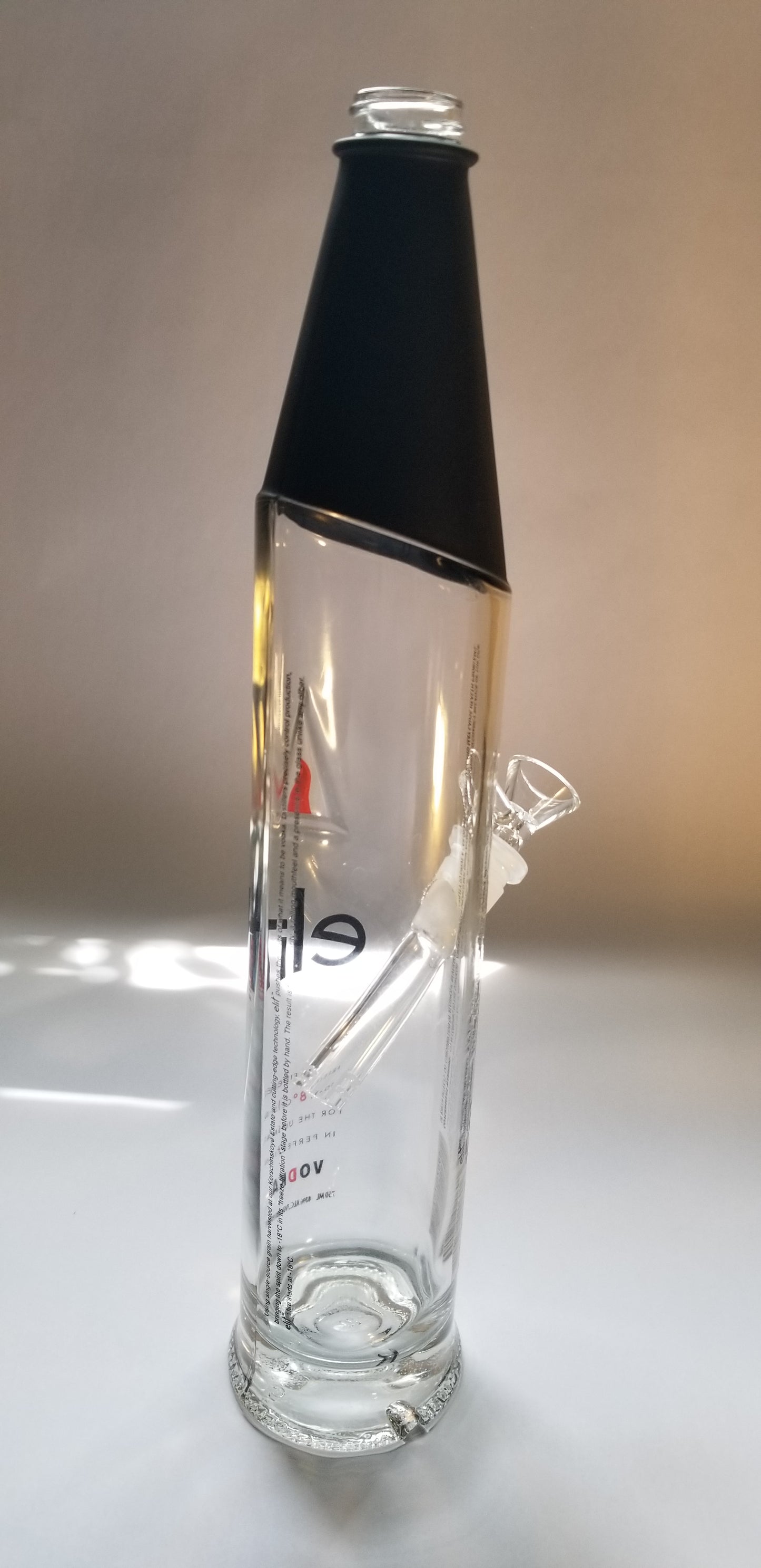 STOLICHNAYA ELIT EIGHTEEN VODKA BONG