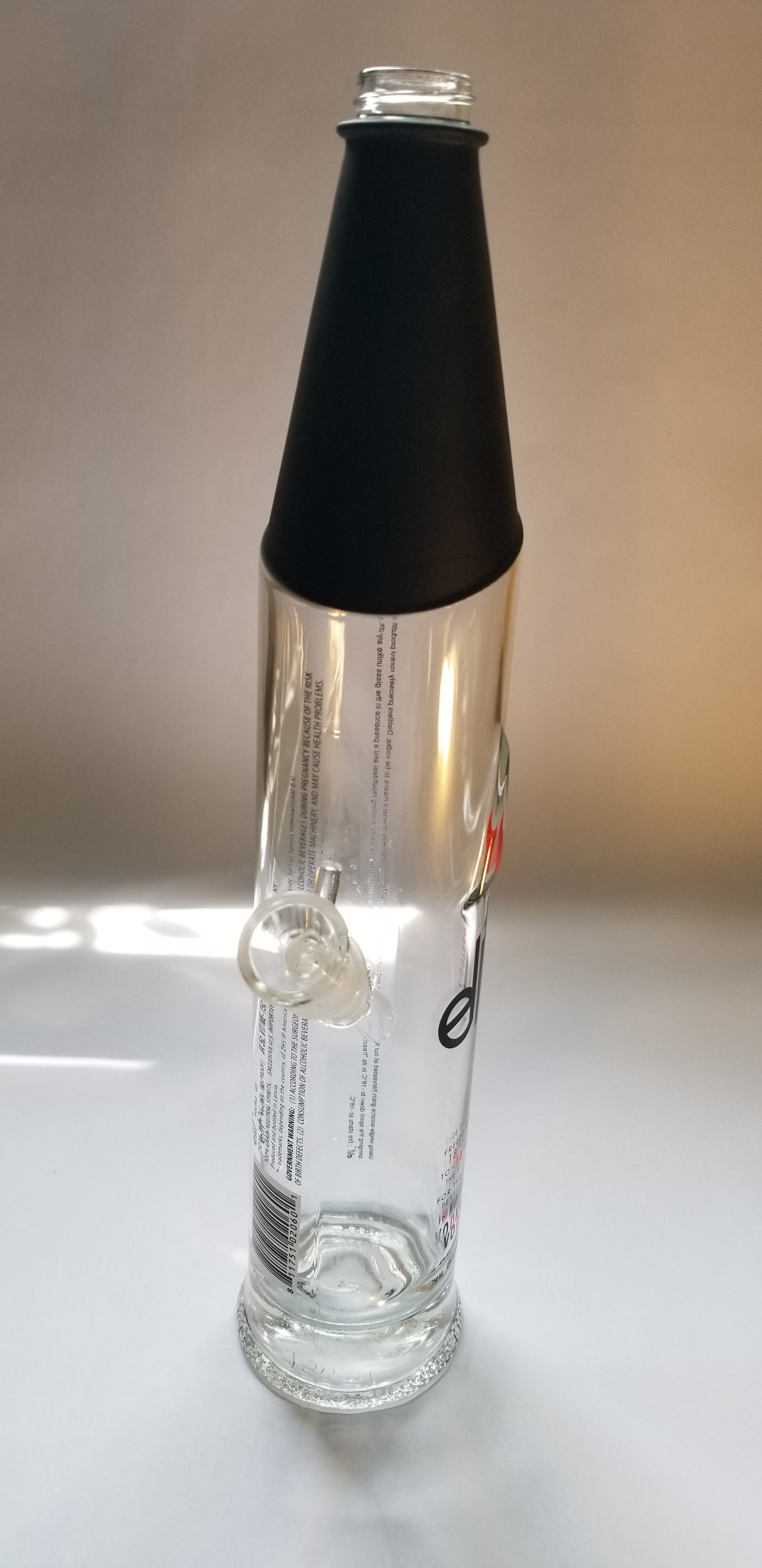 STOLICHNAYA ELIT EIGHTEEN VODKA BONG