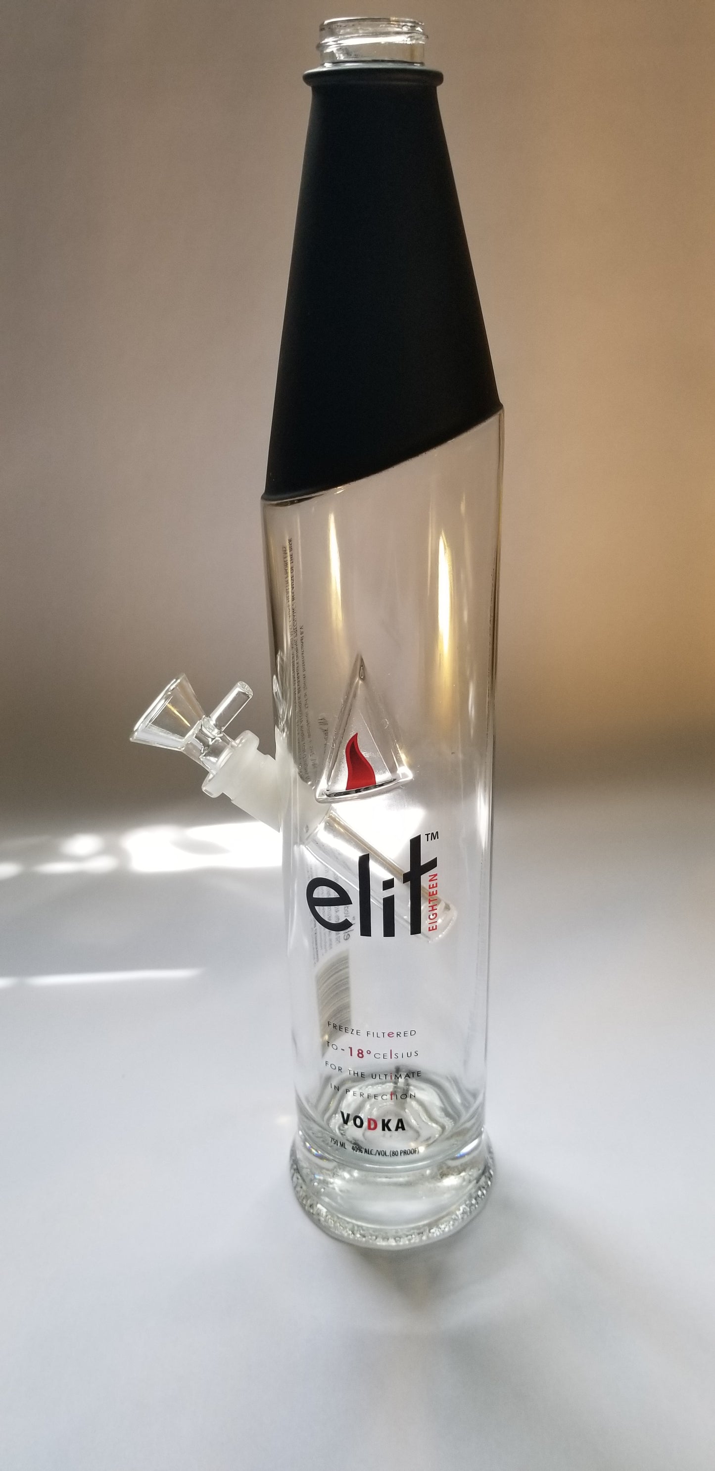 STOLICHNAYA ELIT EIGHTEEN VODKA BONG