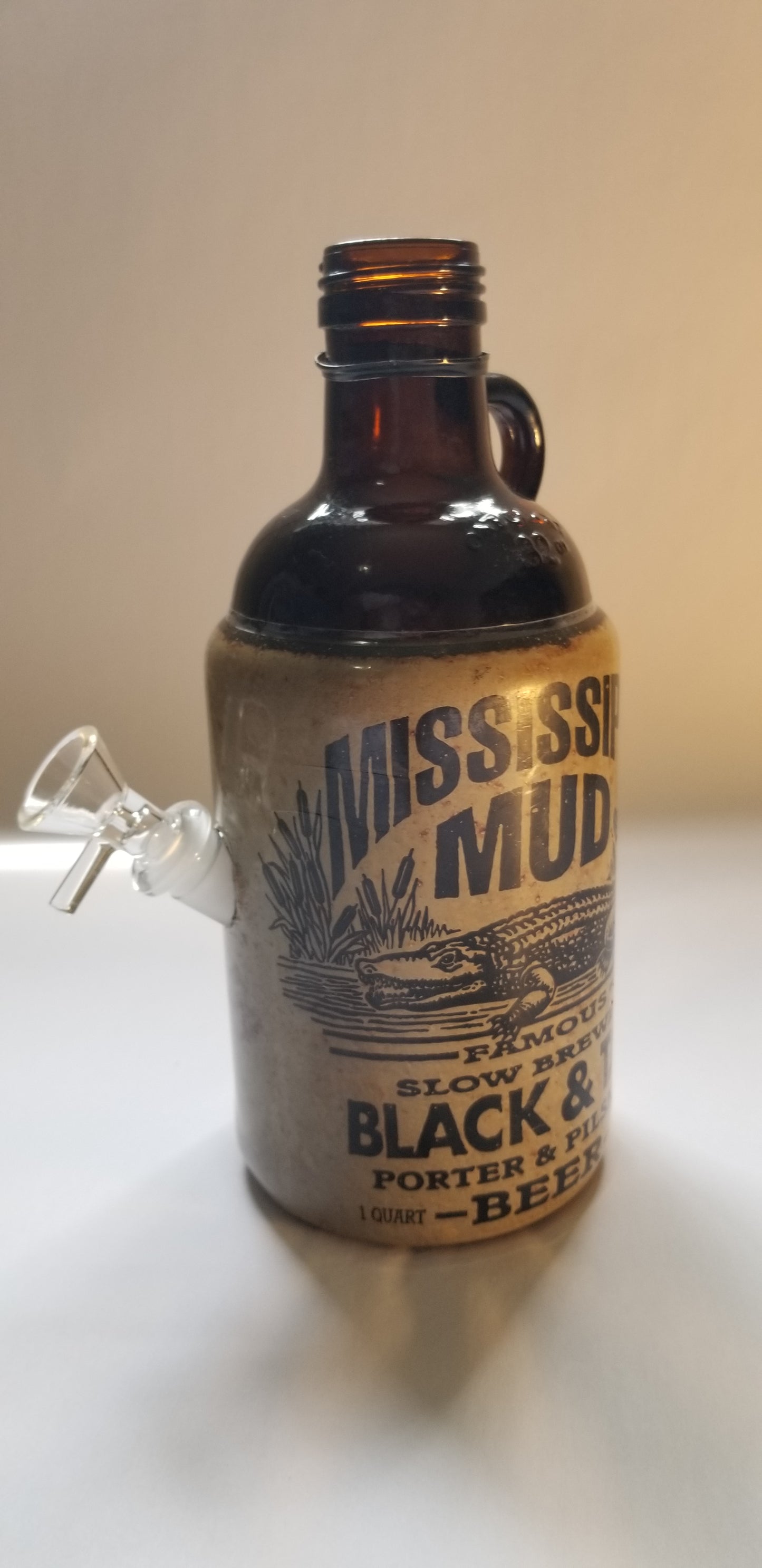 MISSISSIPPI MUD BEER BONG