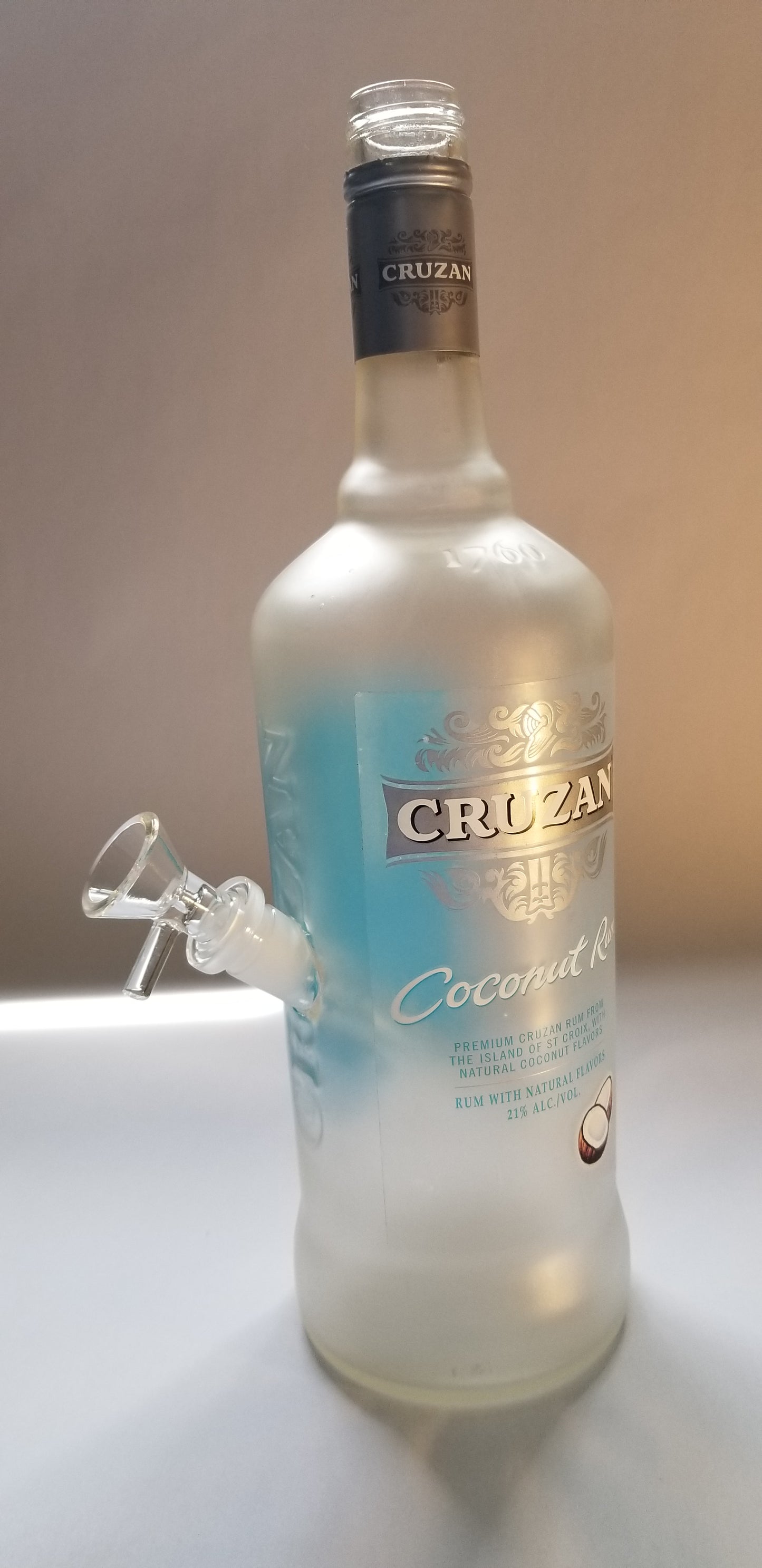 CRUZAN COCONUT RUM BONG