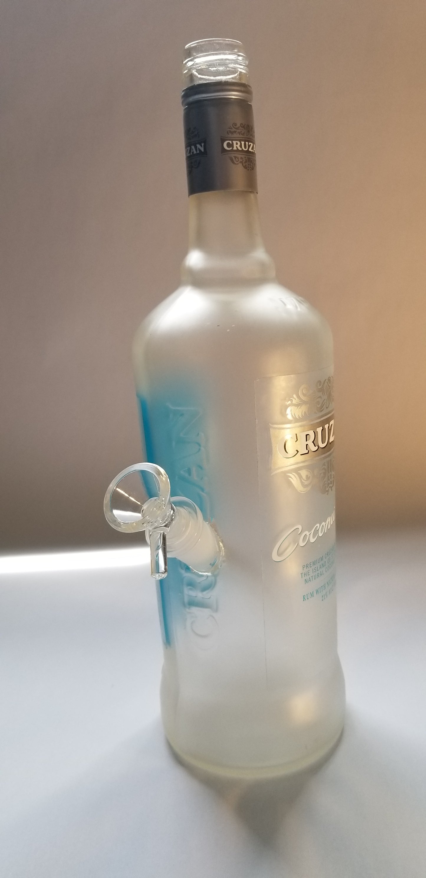 CRUZAN COCONUT RUM BONG