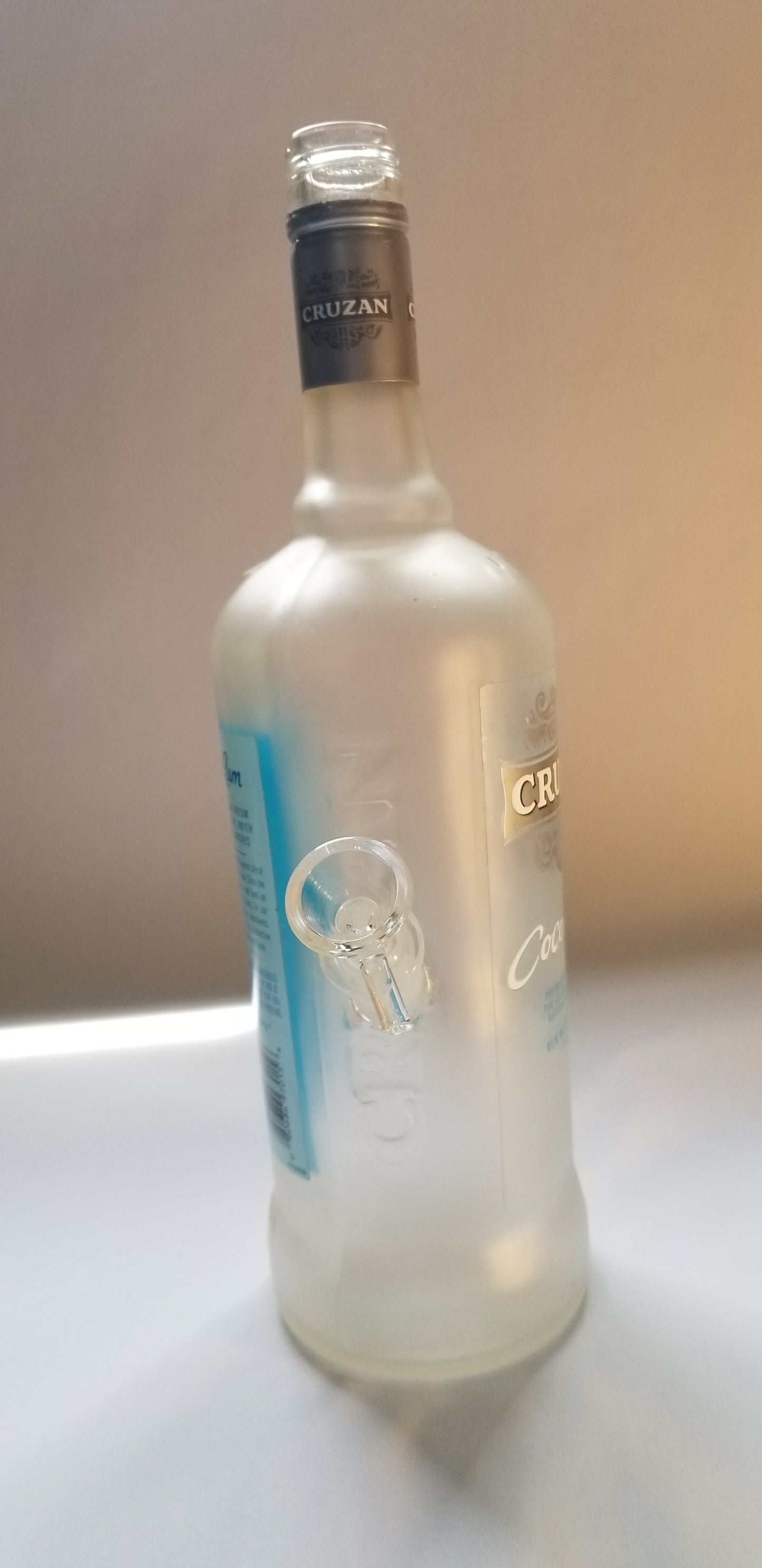 CRUZAN COCONUT RUM BONG