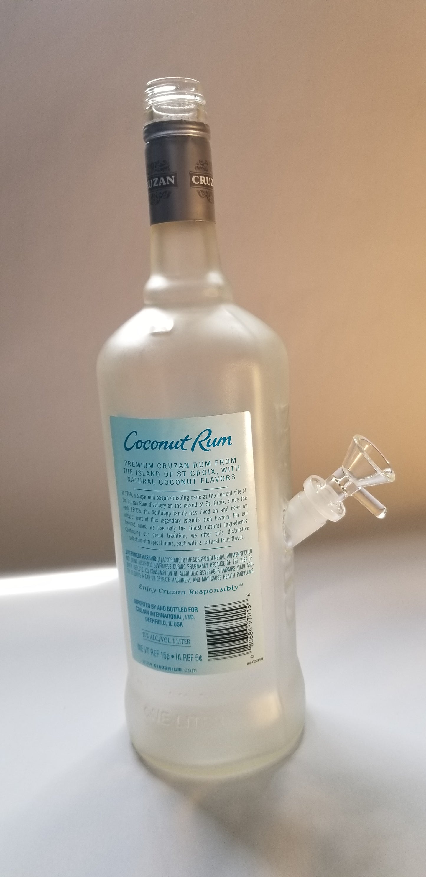 CRUZAN COCONUT RUM BONG