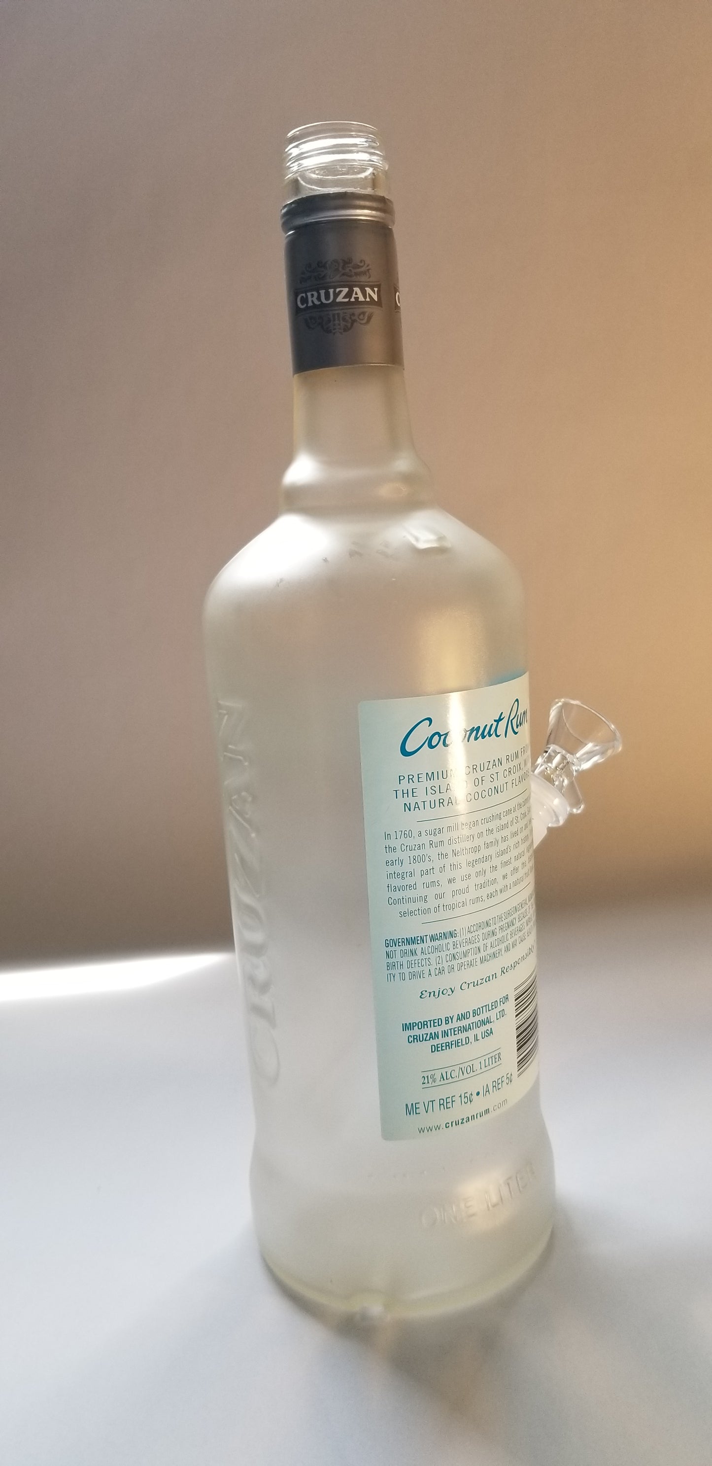 CRUZAN COCONUT RUM BONG