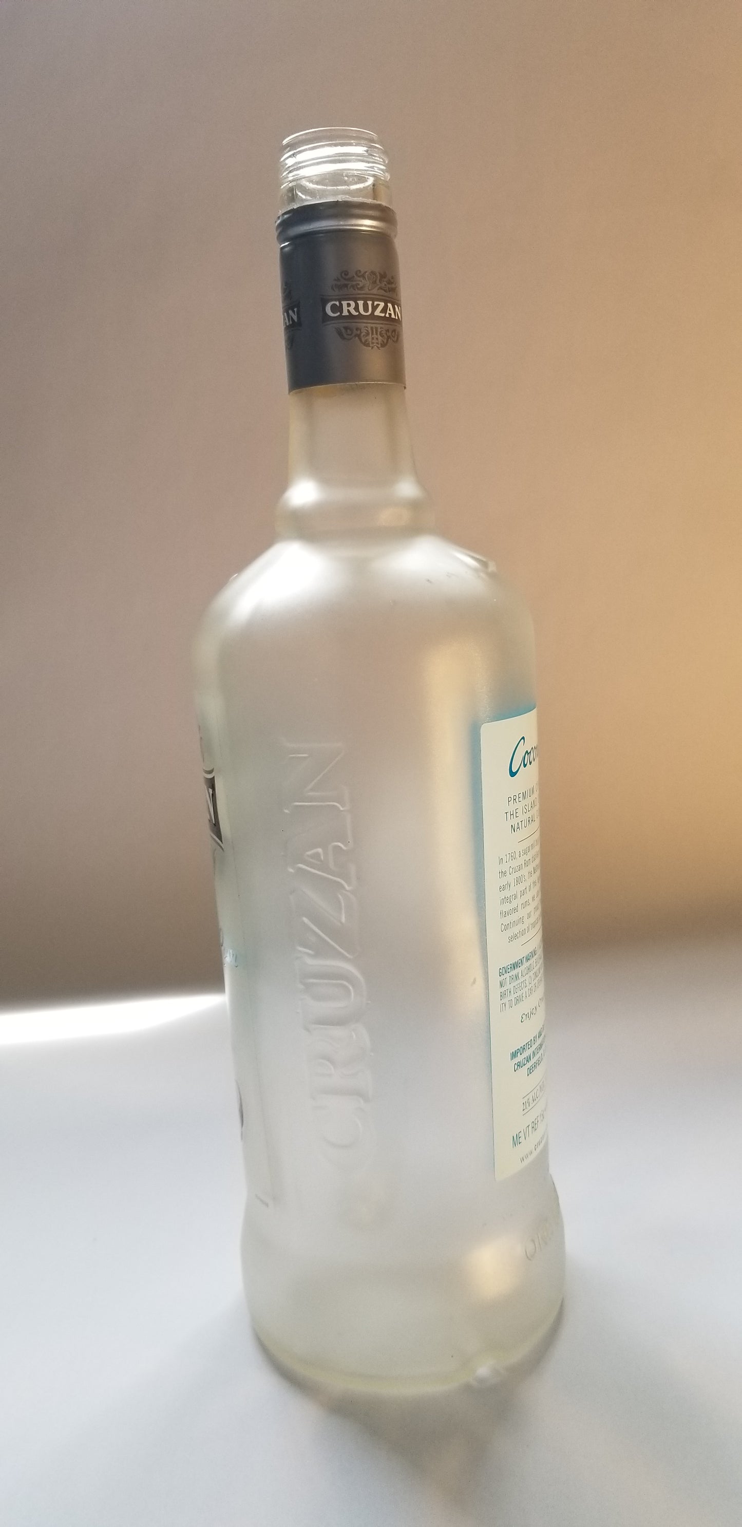 CRUZAN COCONUT RUM BONG