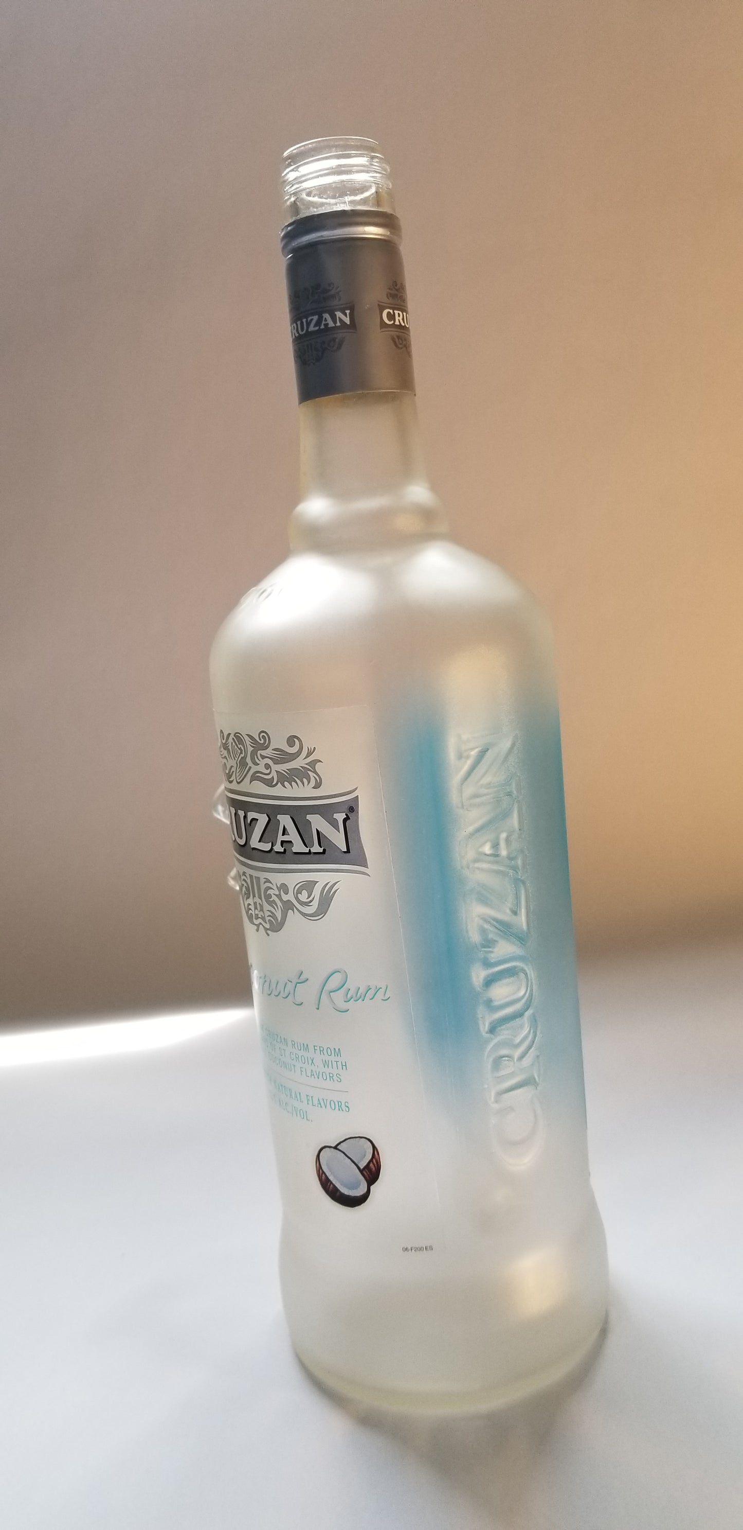 CRUZAN COCONUT RUM BONG