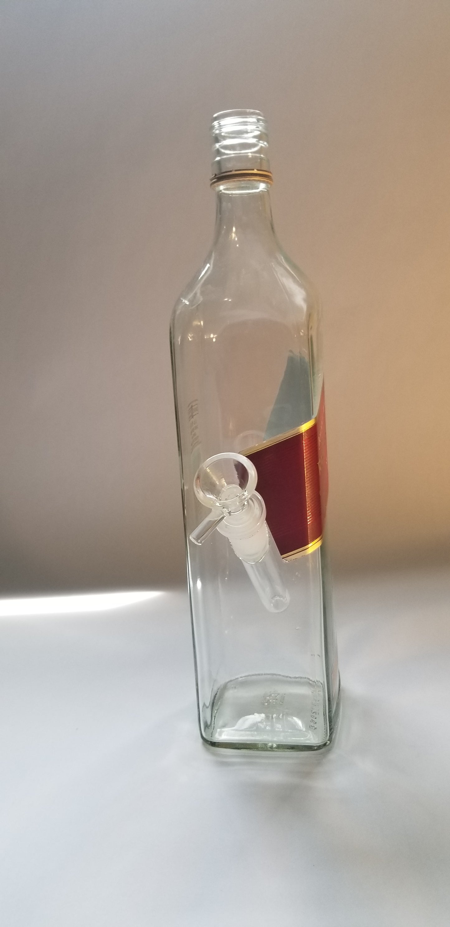 RED LABEL  WHISKY BONG