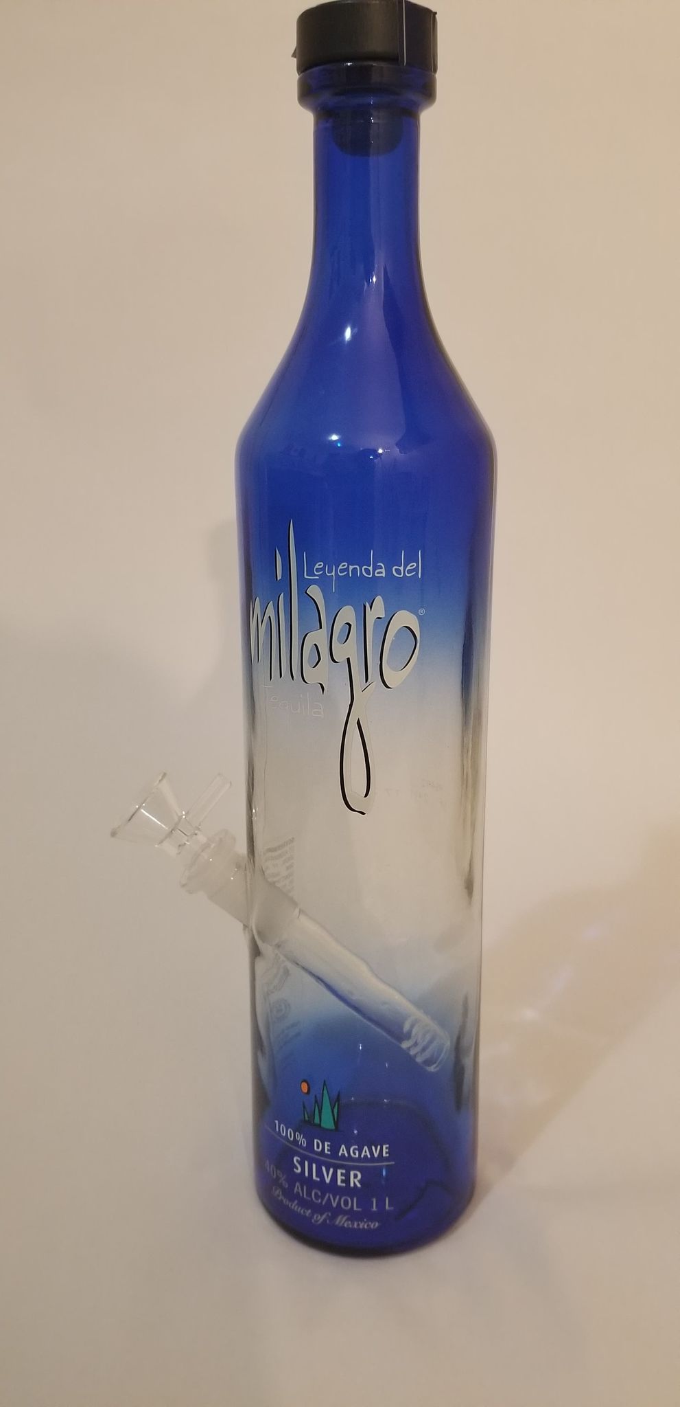 Volcan de Mi Tierra Tequila Añejo Cristalino Bong – MILE HIGH BOTTLE BONGS