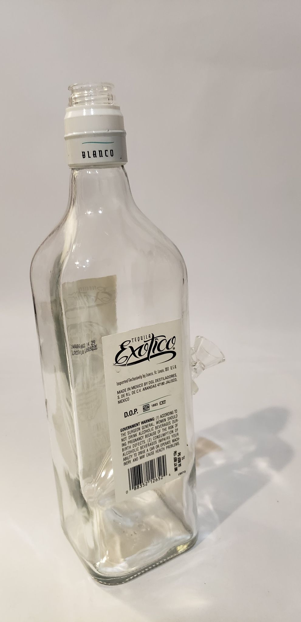 Exotico Reposado Tequila Bong