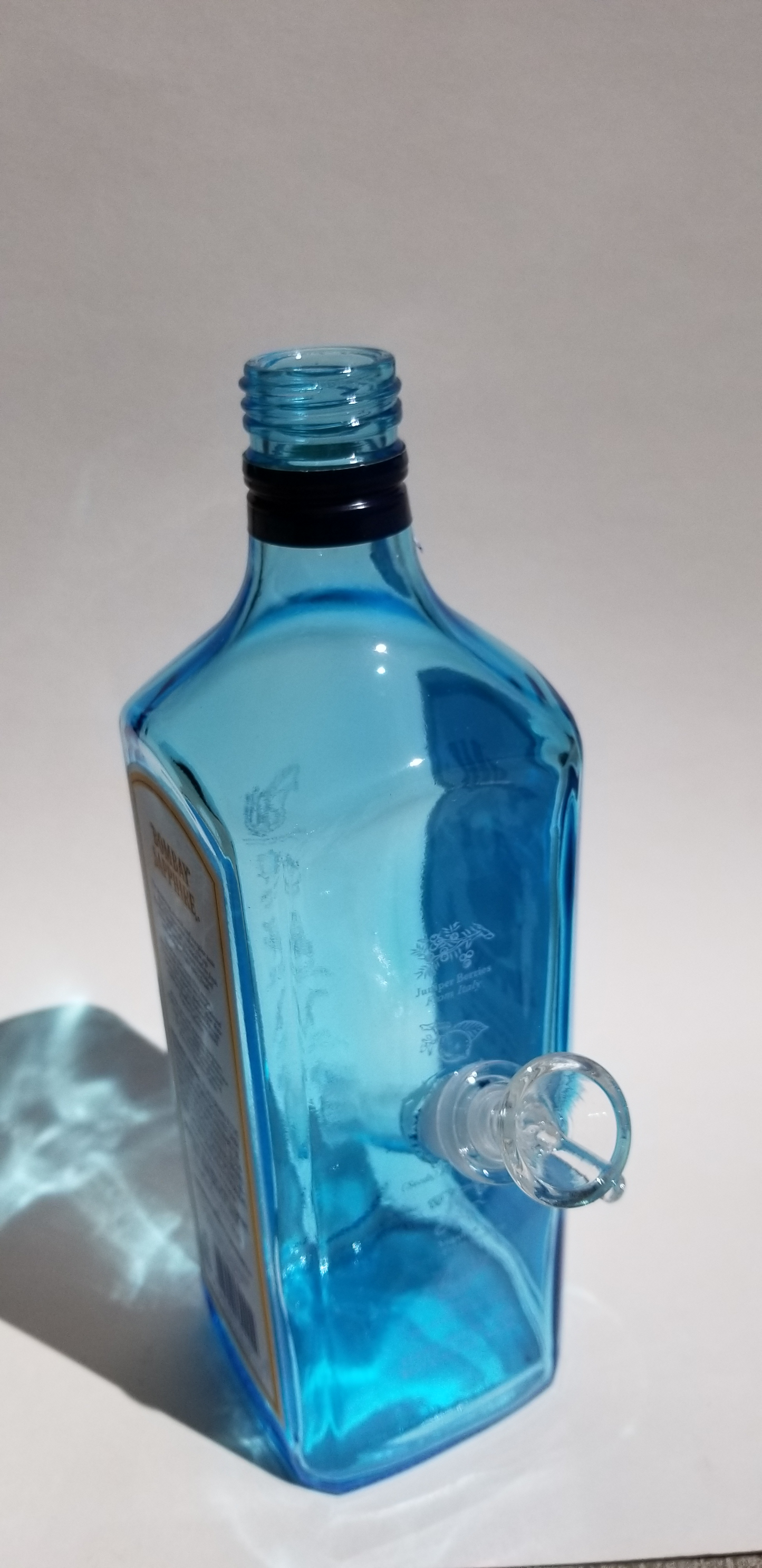 BOMBAY SAPPHIRE BONG