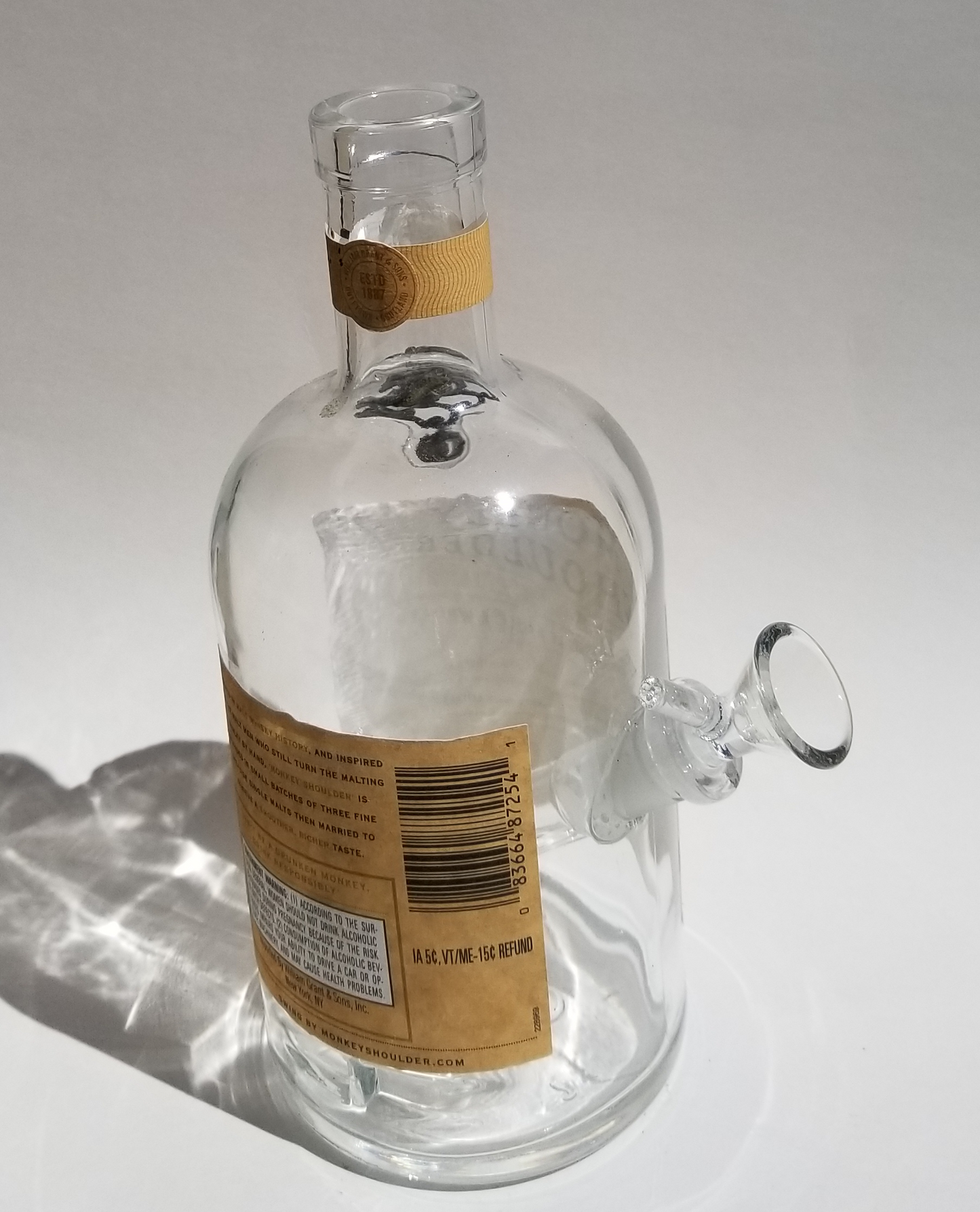 MONKEY SHOULDER BONG