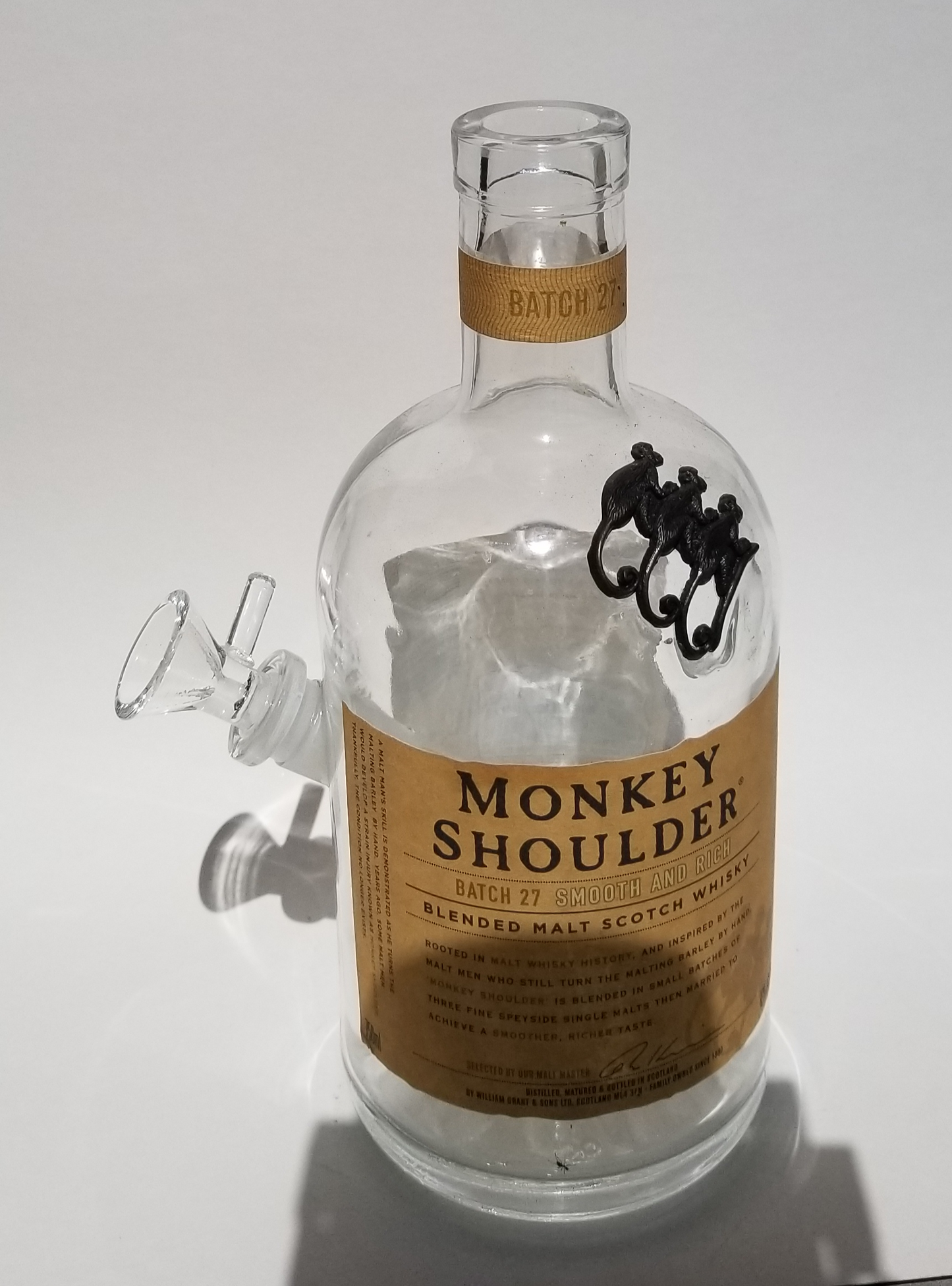 MONKEY SHOULDER BONG