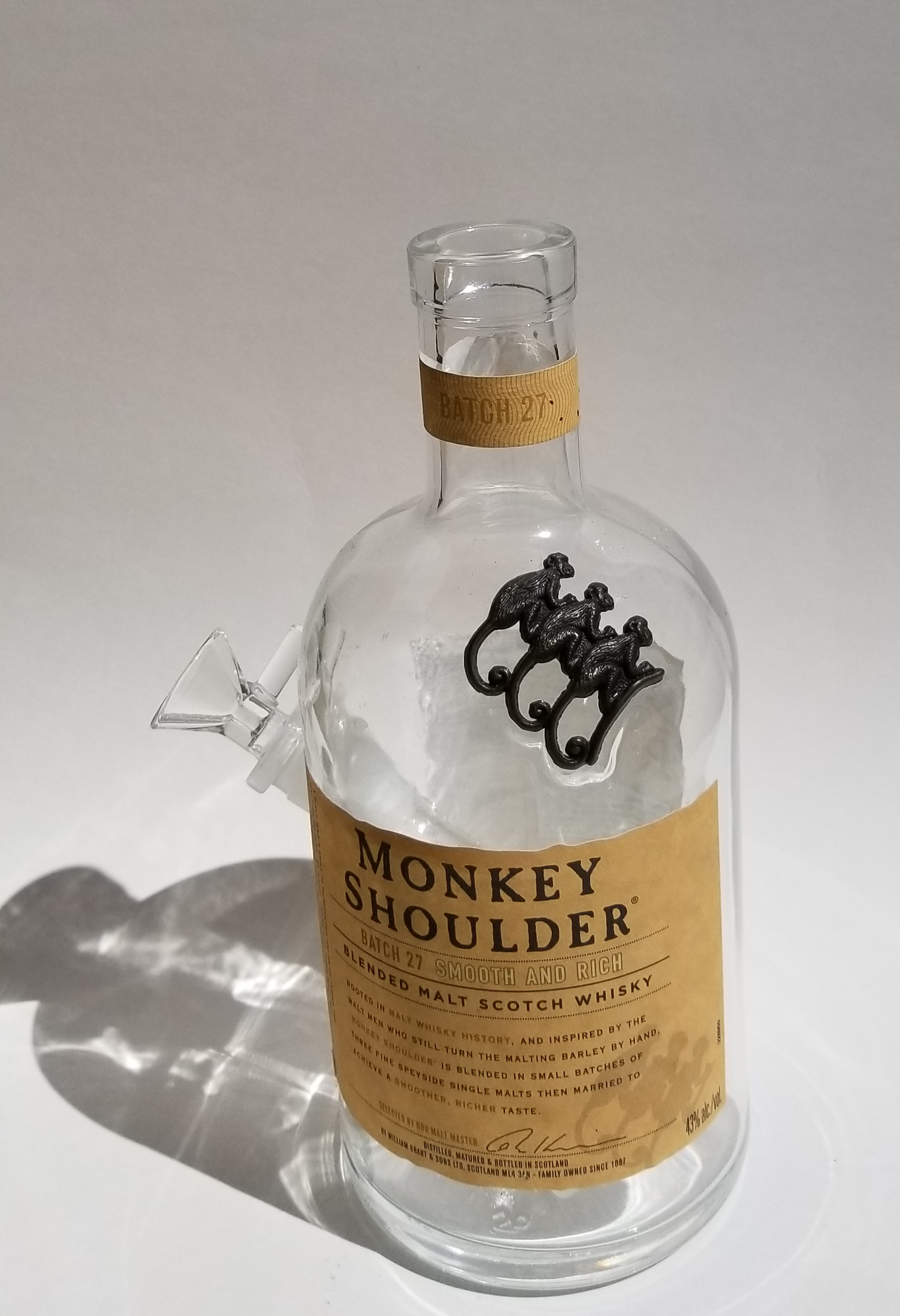 MONKEY SHOULDER BONG